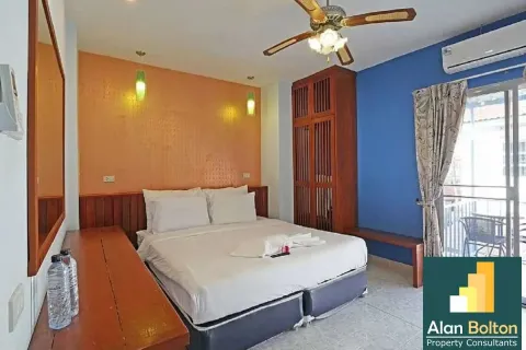 Casa de 7 dormitorios en Jomtien Beach, Pattaya, Tailandia № 210781 - foto 4