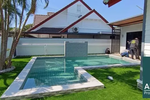 Casa de 3 dormitorios en Pattaya, Tailandia № 210778 - foto 3