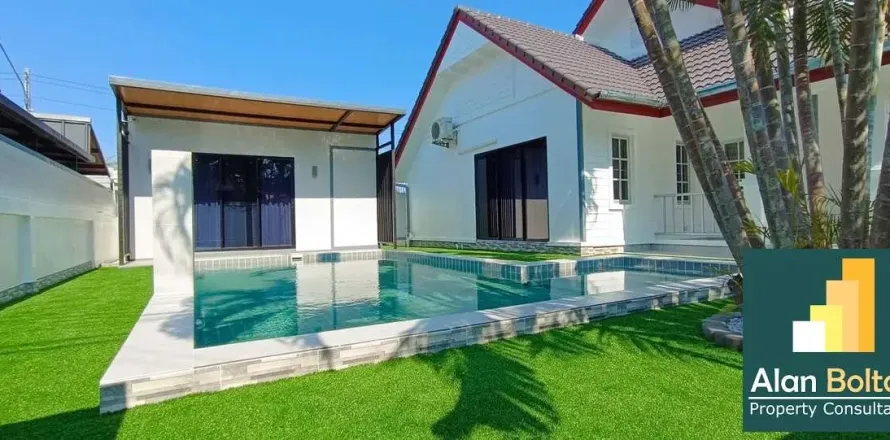 Casa de 3 dormitorios en Pattaya, Tailandia № 210778