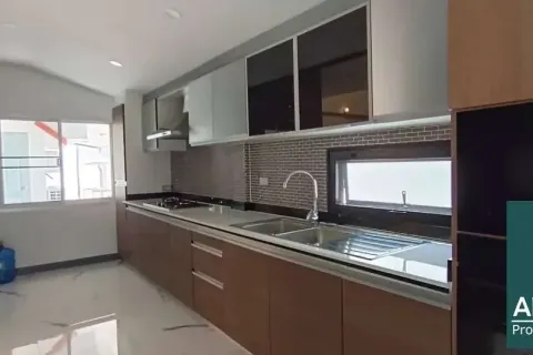 Casa de 3 dormitorios en Pattaya, Tailandia № 210778 - foto 9