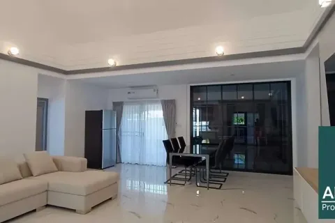 Casa de 3 dormitorios en Pattaya, Tailandia № 210778 - foto 6
