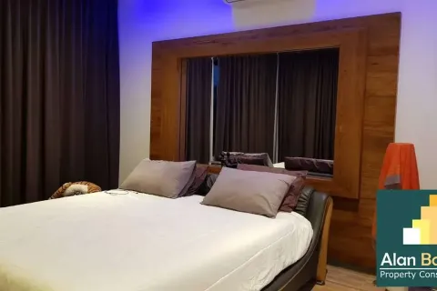 Casa de 4 dormitorios en Pattaya, Tailandia № 210783 - foto 4