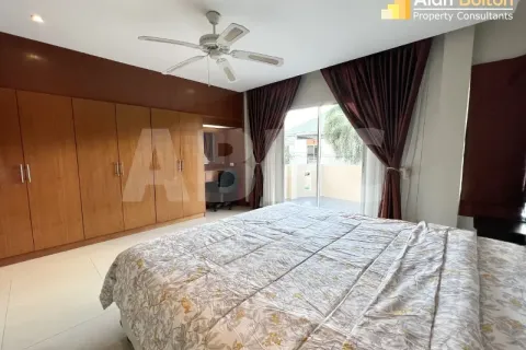 Casa de 3 dormitorios en Pattaya, Tailandia № 210777 - foto 11