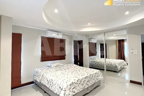 Casa de 3 dormitorios en Pattaya, Tailandia № 210777 - foto 8
