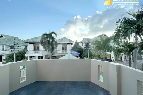 Casa de 3 dormitorios en Pattaya, Tailandia № 210777 - foto 4