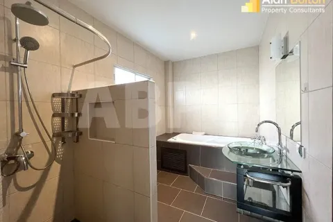 Casa de 3 dormitorios en Pattaya, Tailandia № 210777 - foto 13
