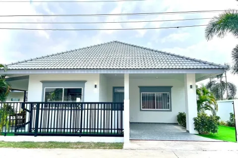 Casa de 2 dormitorios en Pattaya, Tailandia № 210779 - foto 17