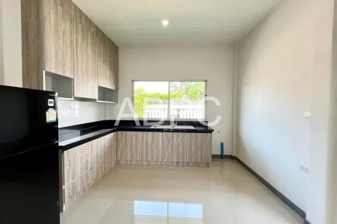 Casa de 2 dormitorios en Pattaya, Tailandia № 210779 - foto 13