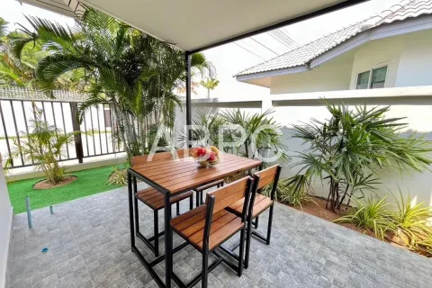 Casa de 2 dormitorios en Pattaya, Tailandia № 210779 - foto 14