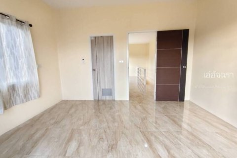 Townhouse in Khlung, Thailand 2 bedrooms № 149883 - photo 12