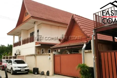 House in Pattaya, Thailand 3 bedrooms № 213924