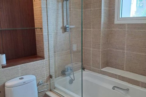 Кондоминиум с 2 спальнями в Ваттхане, Бангкок, Таиланд № 147627 - фото 16