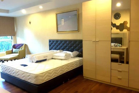 Кондоминиум с 2 спальнями в Ваттхане, Бангкок, Таиланд № 147627 - фото 4