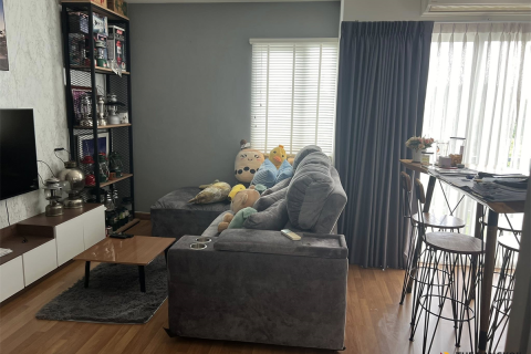 Townhouse in Bangkok, Thailand 6 bedrooms № 189550 - photo 2