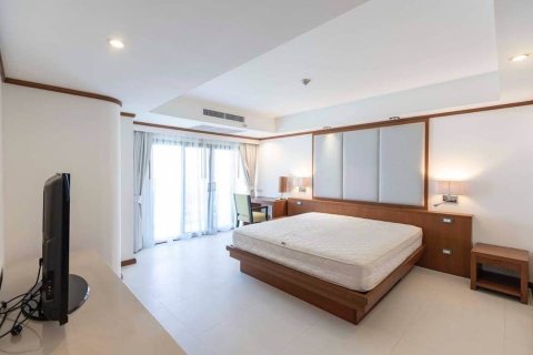 Condo in Bangkok, Thailand, 4 bedrooms  № 176476