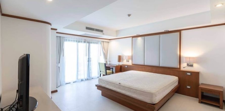Condo in Bangkok, Thailand, 4 bedrooms  № 176476