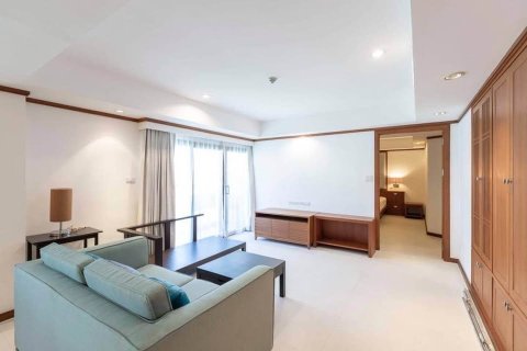 Condo in Bangkok, Thailand, 4 bedrooms  № 176476 - photo 3