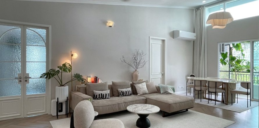 Condo in Bangkok, Thailand, 3 bedrooms  № 176478