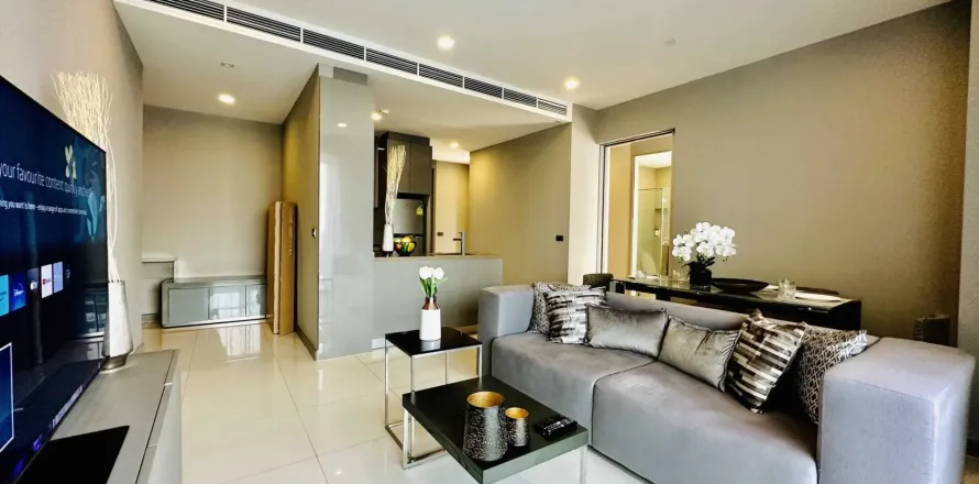 Condo in Bang Rak, Bangkok, Thailand, 2 bedrooms  № 169574