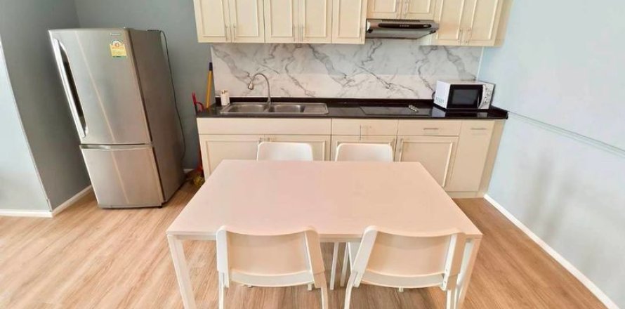 Condo à Khlong Toei, Bangkok, Thaïlande, 2 chambres  № 169576