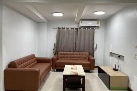 Townhouse à Huai Khwang, Bangkok, Thaïlande 5 chambres № 169578 - photo 2