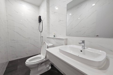 Townhouse à Lat Phrao, Bangkok, Thaïlande 2 chambres № 169577 - photo 12