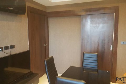 Condo in Pattaya, Thailand, 2 bedrooms № 204180 - photo 2