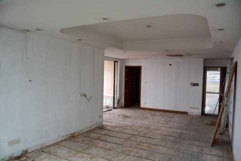 Condo in Watthana, Bangkok, Thailand, 5 bedrooms № 155183 - photo 15