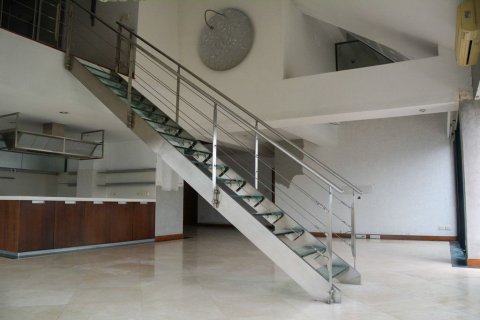 Condo in Watthana, Bangkok, Thailand, 5 bedrooms № 155183 - photo 4
