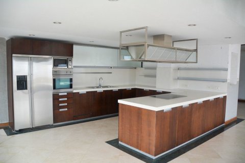 Condo in Watthana, Bangkok, Thailand, 5 bedrooms № 155183 - photo 7