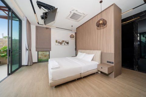 Villa in Phuket, Thailand 3 bedrooms № 161646 - photo 5