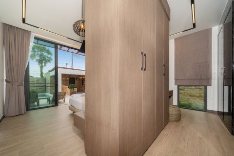 Villa in Phuket, Thailand 3 bedrooms № 161646 - photo 28