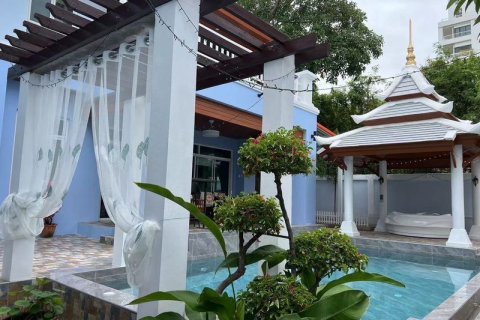 Villa in Pattaya, Thailand 5 bedrooms № 161643 - photo 6