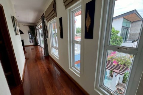 Villa in Pattaya, Thailand 5 bedrooms № 161643 - photo 13