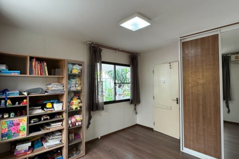 Maison à Bang Kaeo, Thaïlande 4 chambres № 139739 - photo 25