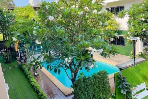 Villa in Pattaya, Thailand 26 bedrooms № 139742 - photo 5