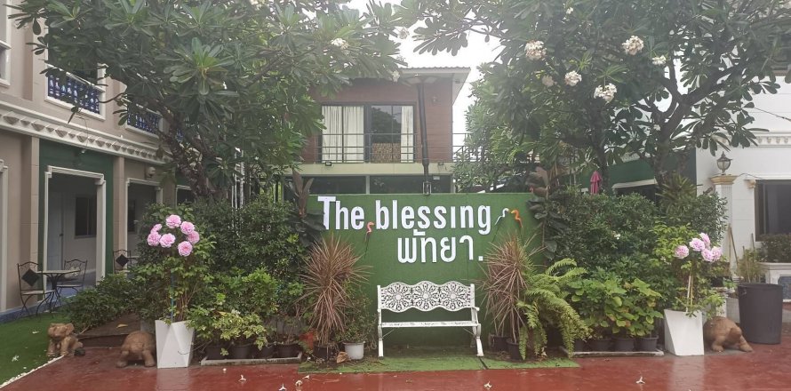 Villa in Pattaya, Thailand 26 bedrooms № 139742