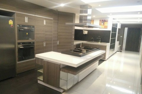 Studio dans le Condo à Watthana, Bangkok, Thaïlande № 139743 - photo 8