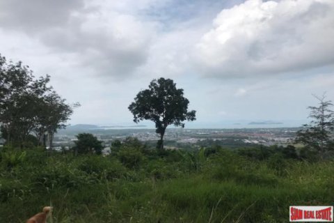 Land in Ko Kaeo, Thailand 33600 sq.m. № 193690 - photo 1