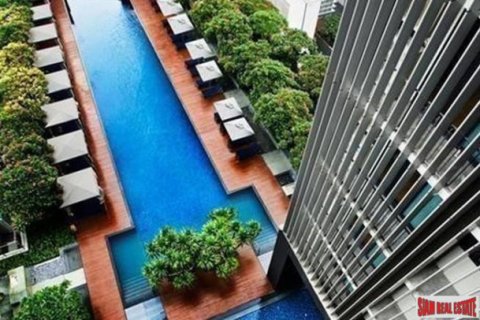 Apartment in Bangkok, Thailand 3 bedrooms № 193686