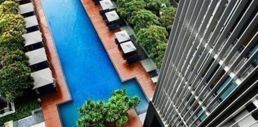 Apartment in Bangkok, Thailand 3 bedrooms № 193686
