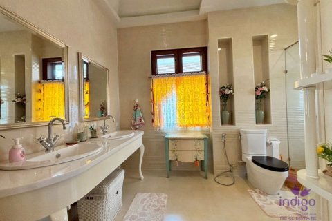 Вилла в Чиангмае, Таиланд с 4 спальнями  № 162655 - фото 21