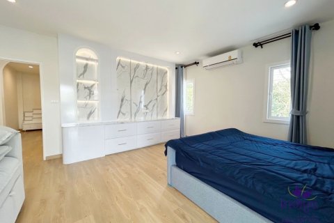 Maison à Chiang Mai, Thaïlande 4 chambres № 162651 - photo 15