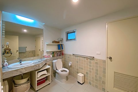 Condo in Hua Hin, Thailand, 2 bedrooms  № 168303 - photo 24