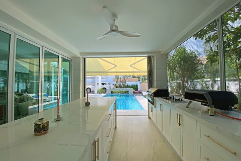 Villa in Hua Hin, Thailand 4 bedrooms № 168304 - photo 9
