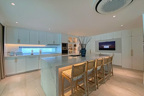 Villa in Hua Hin, Thailand 4 bedrooms № 168304 - photo 18