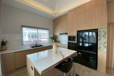 Villa in Hua Hin, Thailand 3 bedrooms № 168266 - photo 11