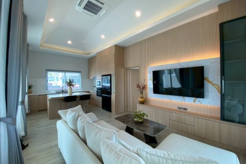 Villa in Hua Hin, Thailand 3 bedrooms № 168266 - photo 9