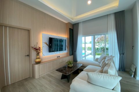 Villa in Hua Hin, Thailand 3 bedrooms № 168266 - photo 10