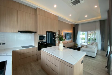 Villa in Hua Hin, Thailand 3 bedrooms № 168266 - photo 12